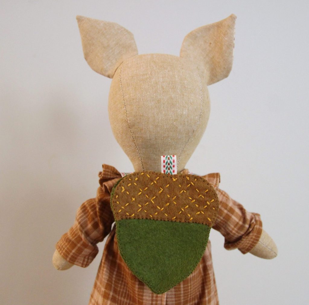 acorn backpack for dolls