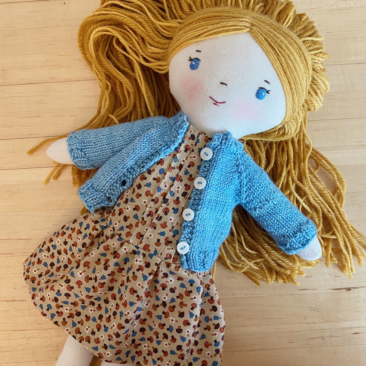 two tone blond makealong doll Wee Wonderfuls