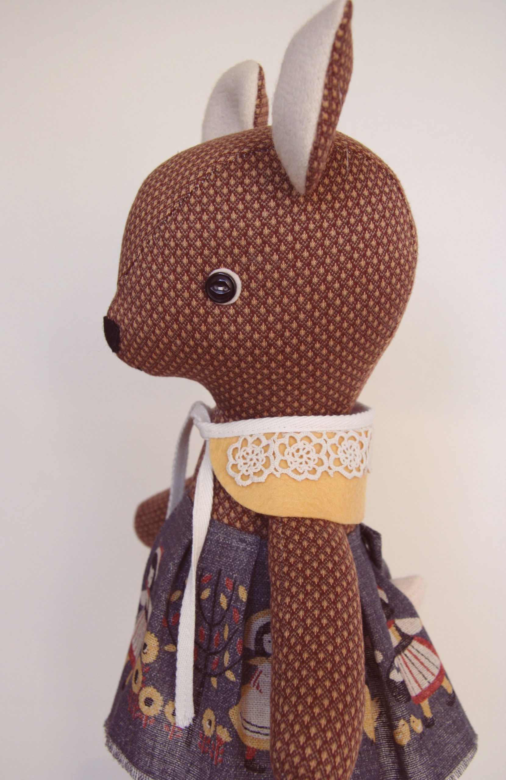 deer_doll_with_button_eye