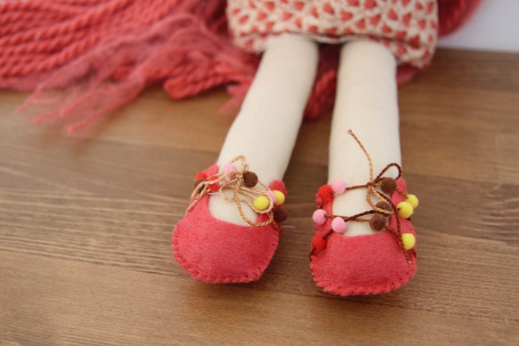 How to Make Doll Clothes: Doll Shoes Pattern with the Make-Along pattern subscription at Wee Wonderfuls